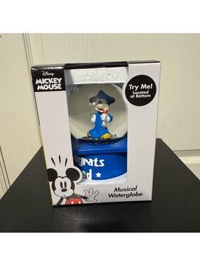 NWT Disney Mickey Mouse "Congrats Grad" Musical Waterglobe. Any year.